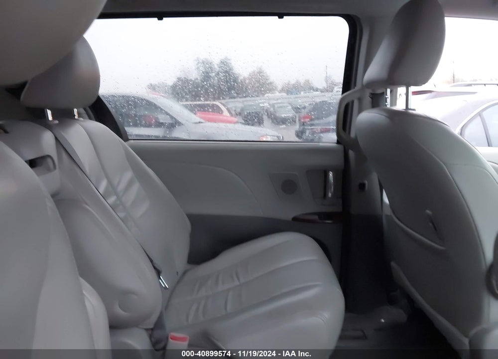 2011 TOYOTA SIENNA XLE LIMITED VIN: 5TDYK3DC3BS011674