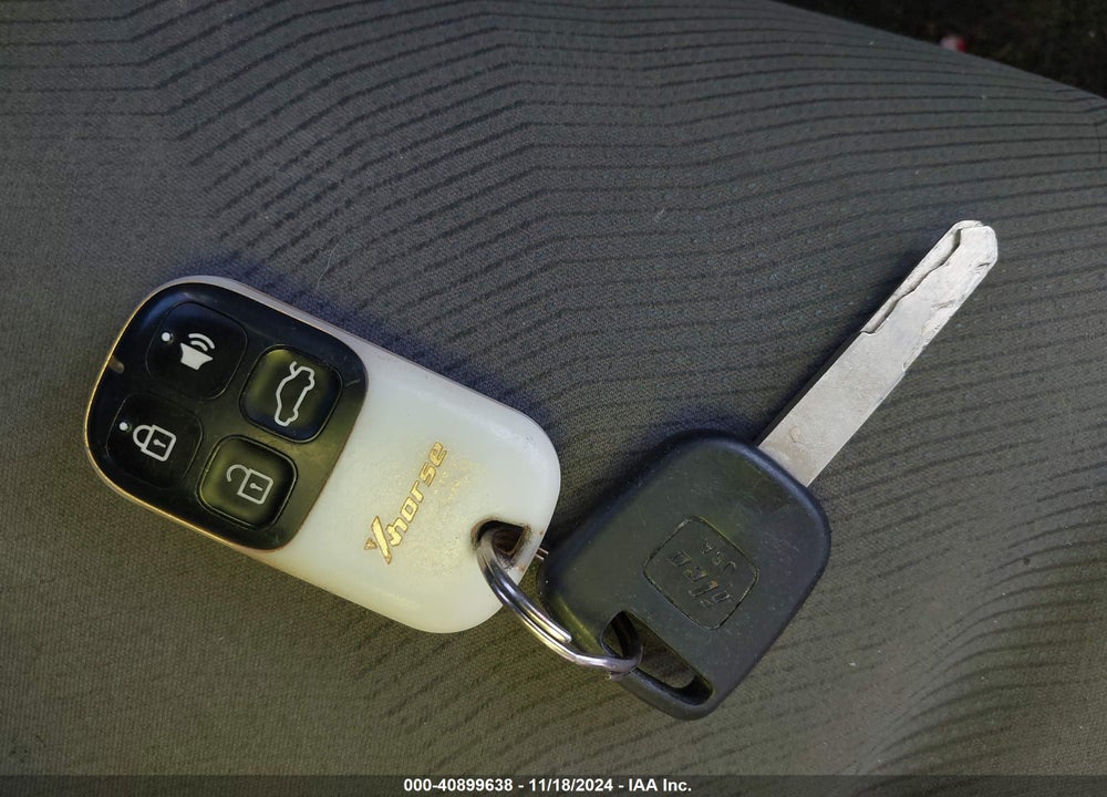 2010 HONDA FIT VIN: JHMGE8H20AS017907