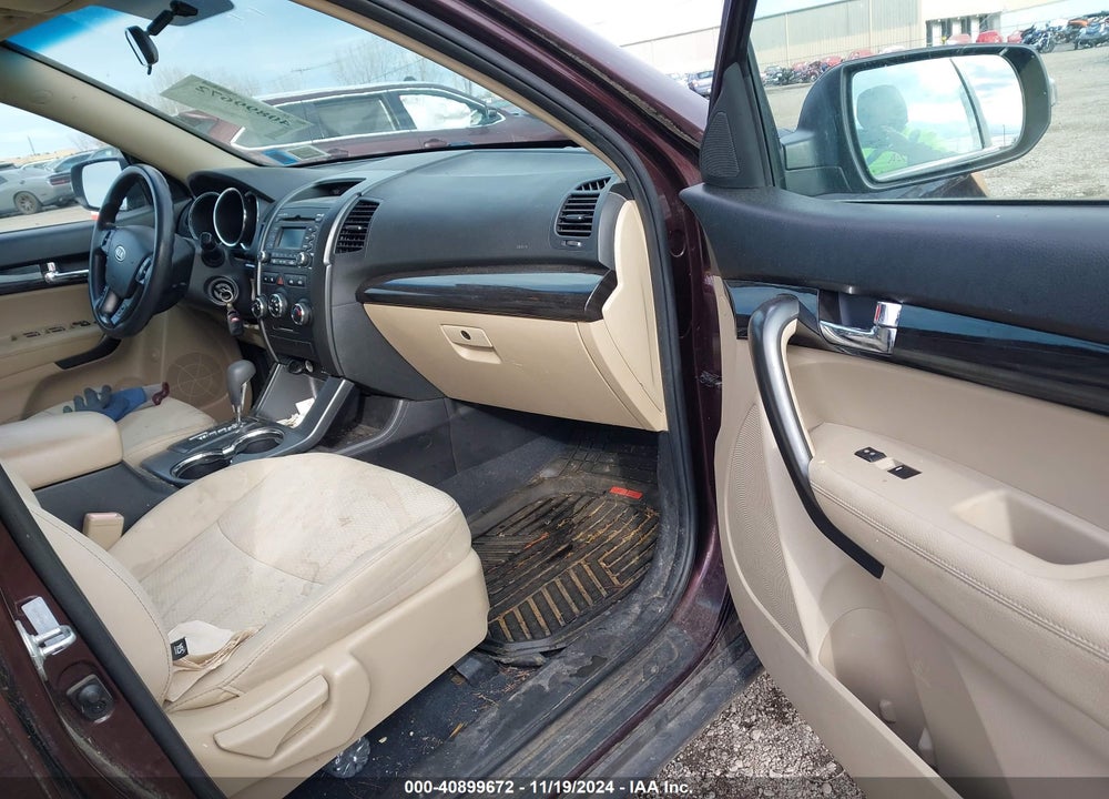 2012 KIA SORENTO LX VIN: 5XYKT3A11CG202580