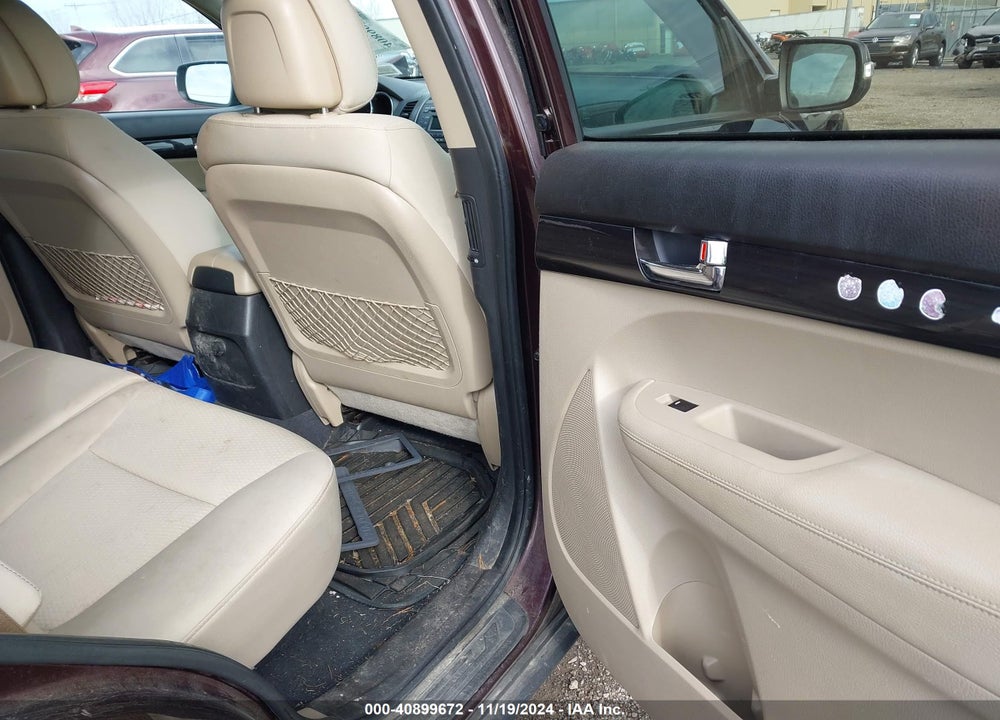 2012 KIA SORENTO LX VIN: 5XYKT3A11CG202580