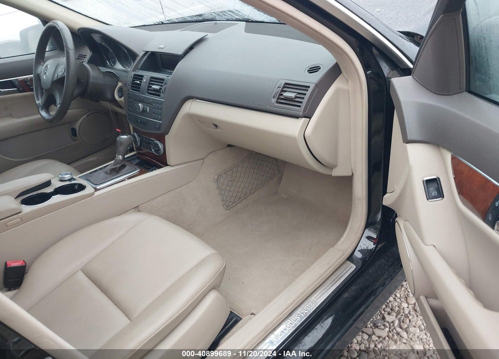 2011 MERCEDES-BENZ C 300 LUXURY 4MATIC/SPORT 4MATIC VIN: WDDGF8BB7BR183010