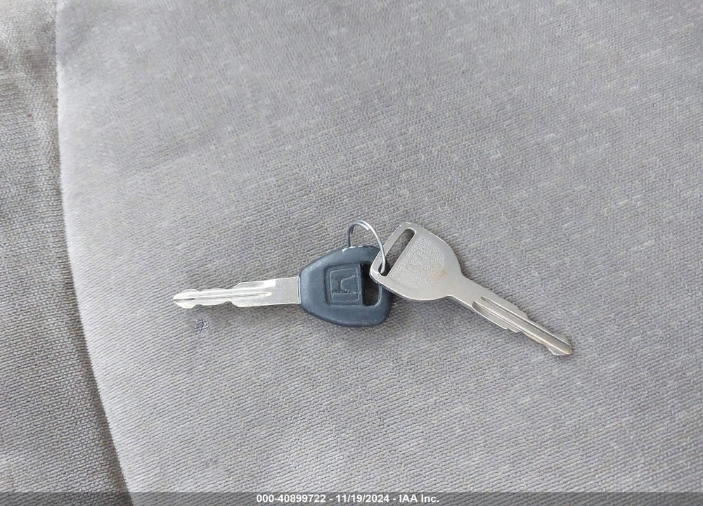 2002 HONDA ACCORD 2.3 EX/2.3 SE VIN: 1HGCG66842A035714
