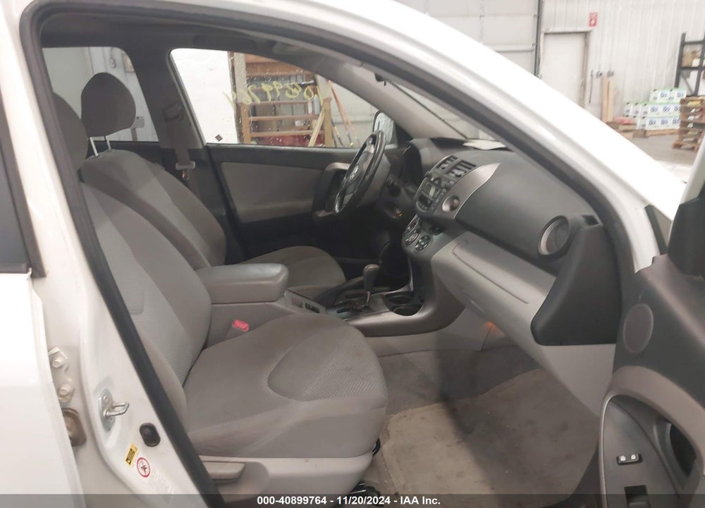 2008 TOYOTA RAV4 LIMITED VIN: JTMBD31V885189147