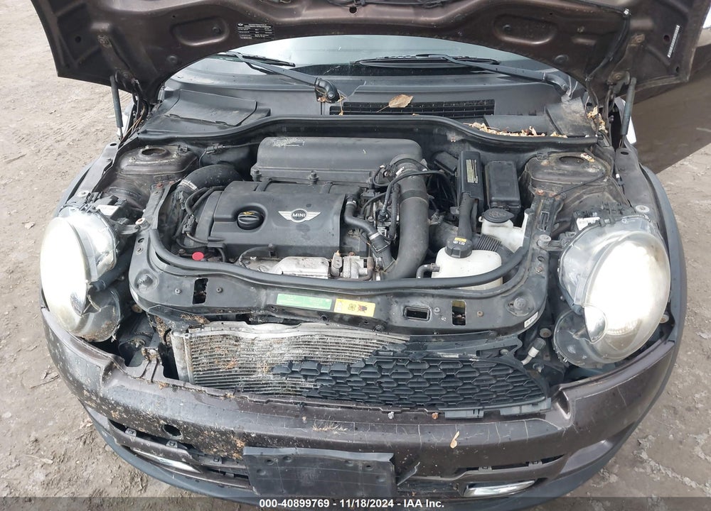 2011 MINI COOPER S VIN: WMWSV3C55BTY20611