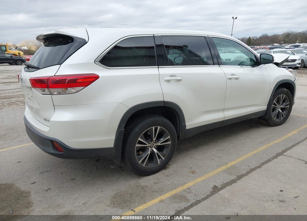 2019 TOYOTA HIGHLANDER LE PLUS VIN: 5TDBZRFH9KS932424