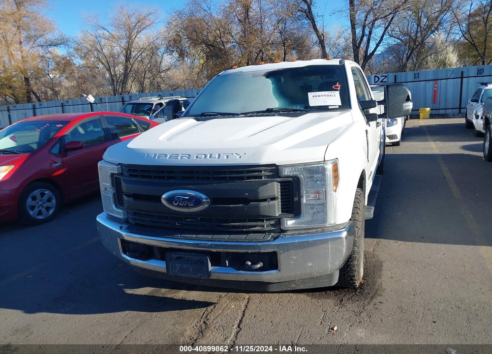 2019 FORD F-350 CHASSIS XL VIN: 1FD7X3ET4KED15710