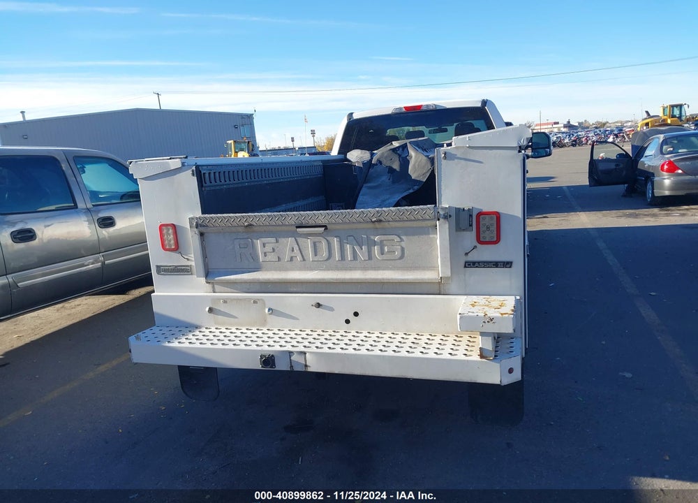 2019 FORD F-350 CHASSIS XL VIN: 1FD7X3ET4KED15710