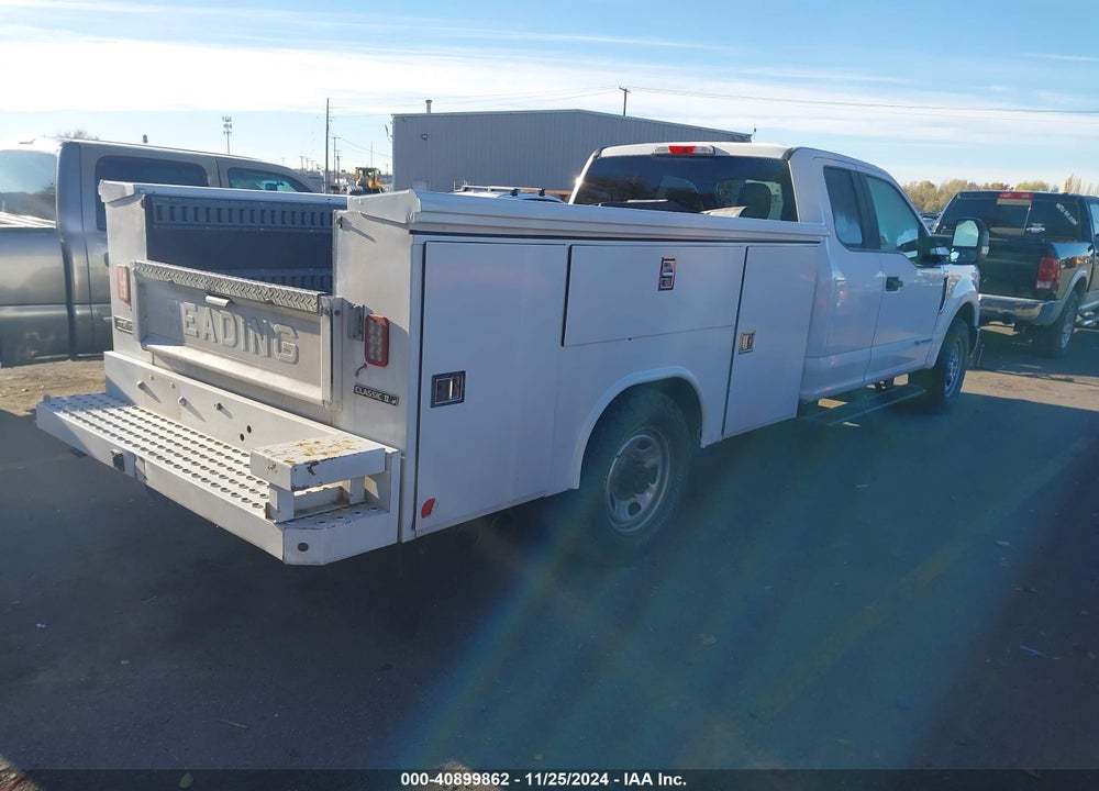 2019 FORD F-350 CHASSIS XL VIN: 1FD7X3ET4KED15710