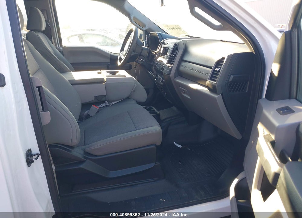 2019 FORD F-350 CHASSIS XL VIN: 1FD7X3ET4KED15710