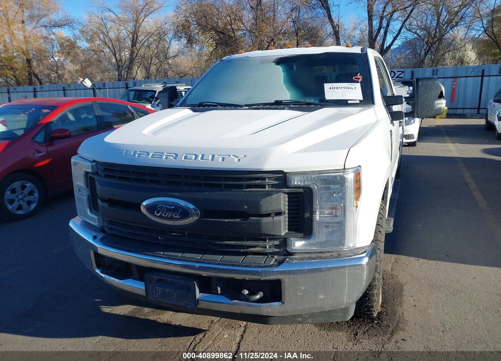 2019 FORD F-350 CHASSIS XL VIN: 1FD7X3ET4KED15710