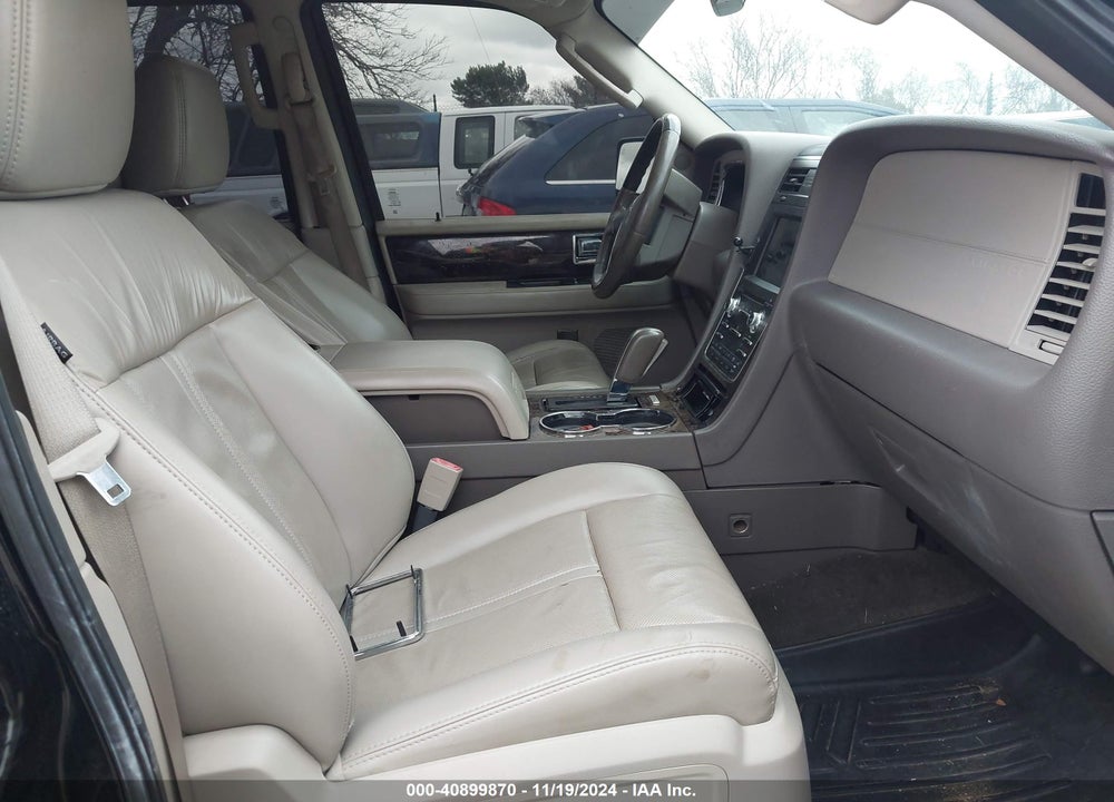 2017 LINCOLN NAVIGATOR L SELECT VIN: 5LMJJ3JT2HEL04997