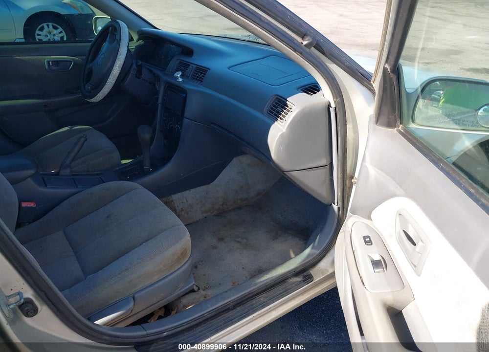 2001 TOYOTA CAMRY CE VIN: 4T1BG22K51U862540