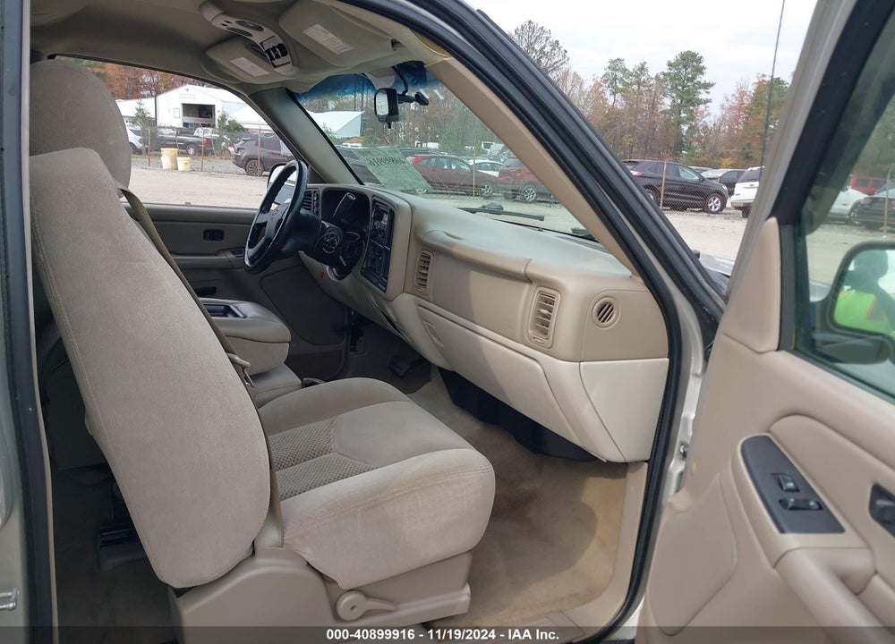 2005 CHEVROLET TAHOE LS VIN: 1GNEK13Z75J205467