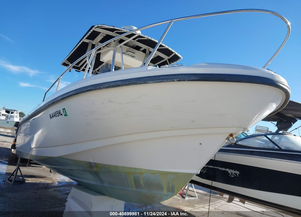 1999 BOSTON WHALER BOAT VIN: BWCAK260L899