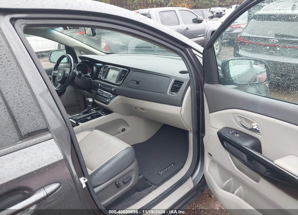 2018 KIA SEDONA SX VIN: KNDMC5C12J6366678
