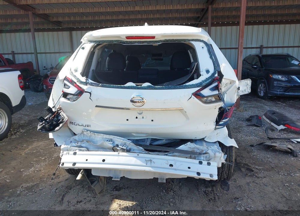 2018 NISSAN ROGUE S VIN: KNMAT2MT8JP555654