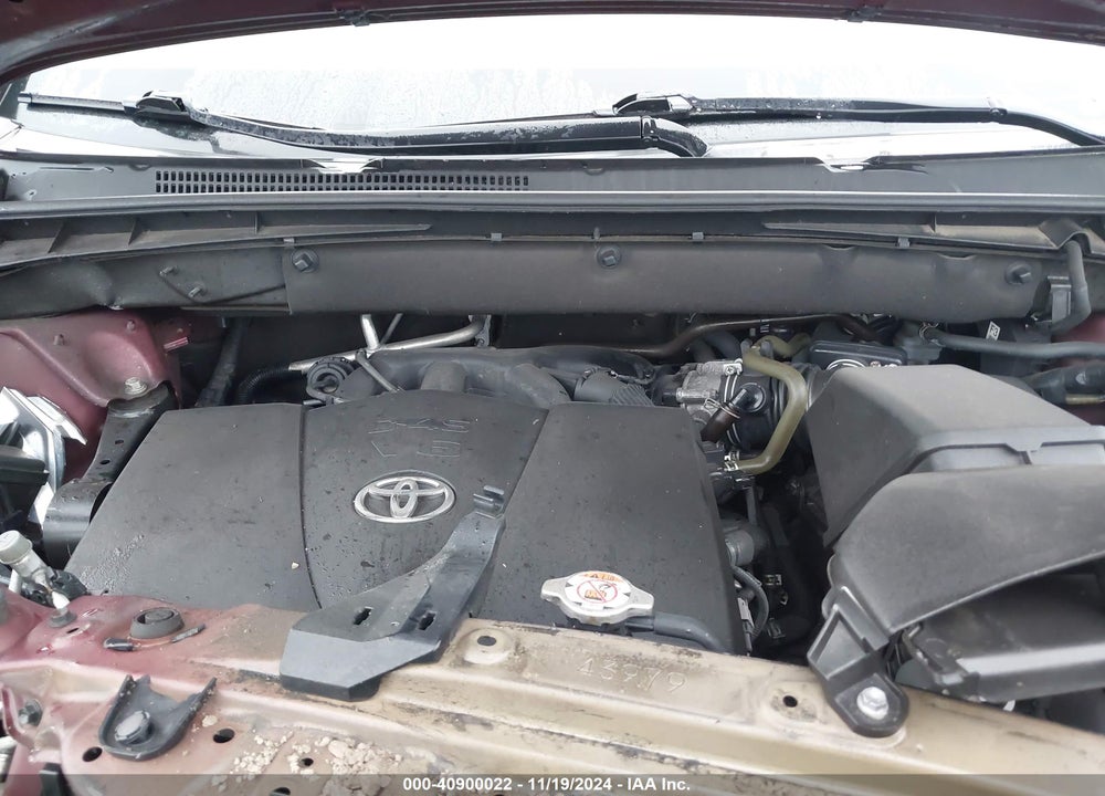 2019 TOYOTA HIGHLANDER XLE VIN: 5TDJZRFH8KS958539