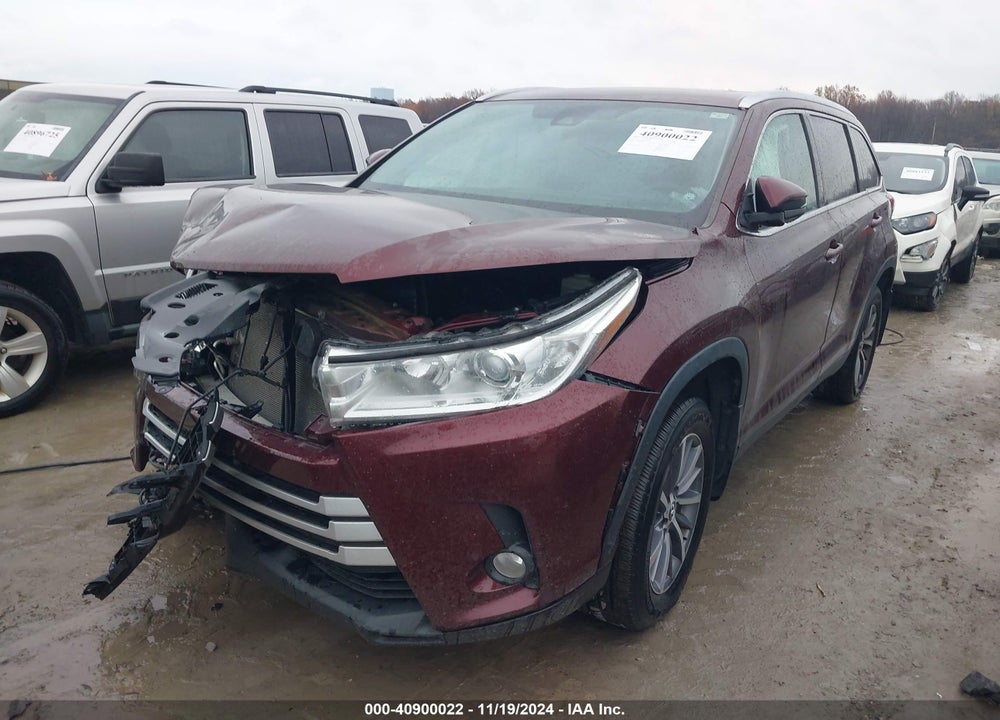2019 TOYOTA HIGHLANDER XLE VIN: 5TDJZRFH8KS958539