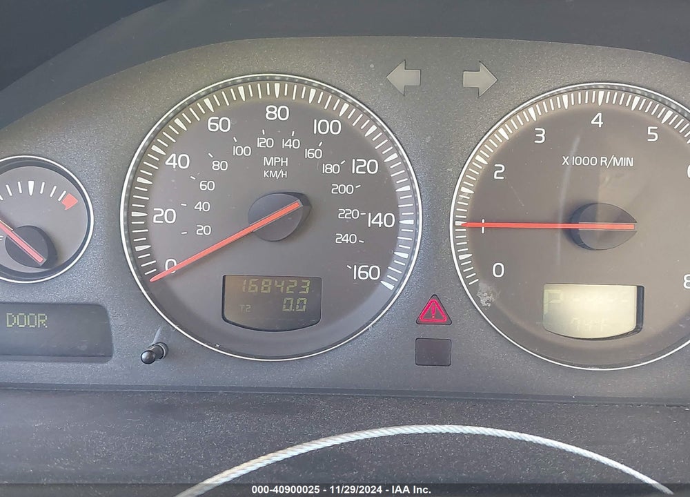 2004 VOLVO XC70 2.5T VIN: YV1SZ59H641135689