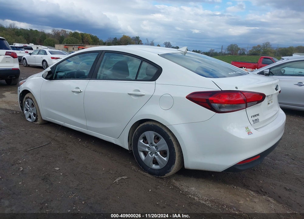 2017 KIA FORTE LX VIN: 3KPFK4A76HE115230