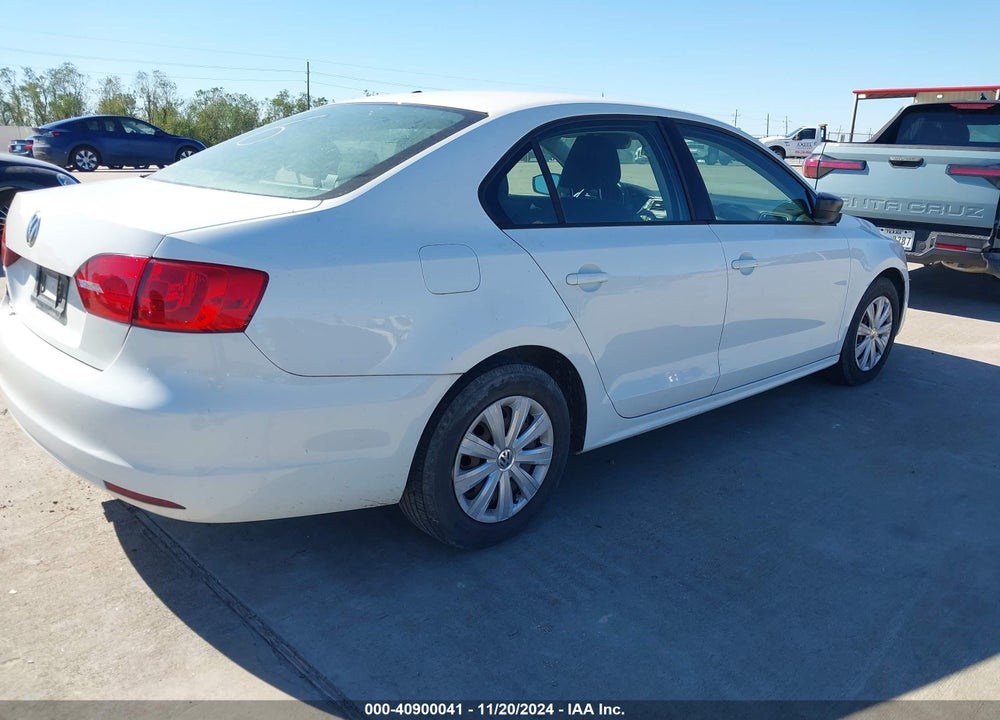 2014 VOLKSWAGEN JETTA 2.0L S VIN: 3VW2K7AJXEM333715