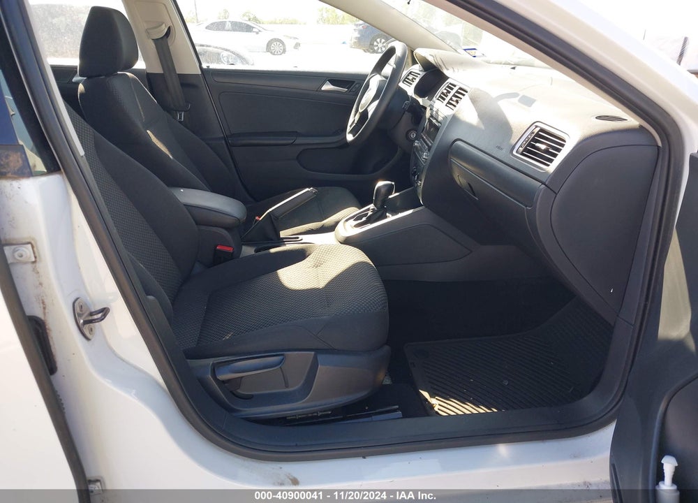 2014 VOLKSWAGEN JETTA 2.0L S VIN: 3VW2K7AJXEM333715