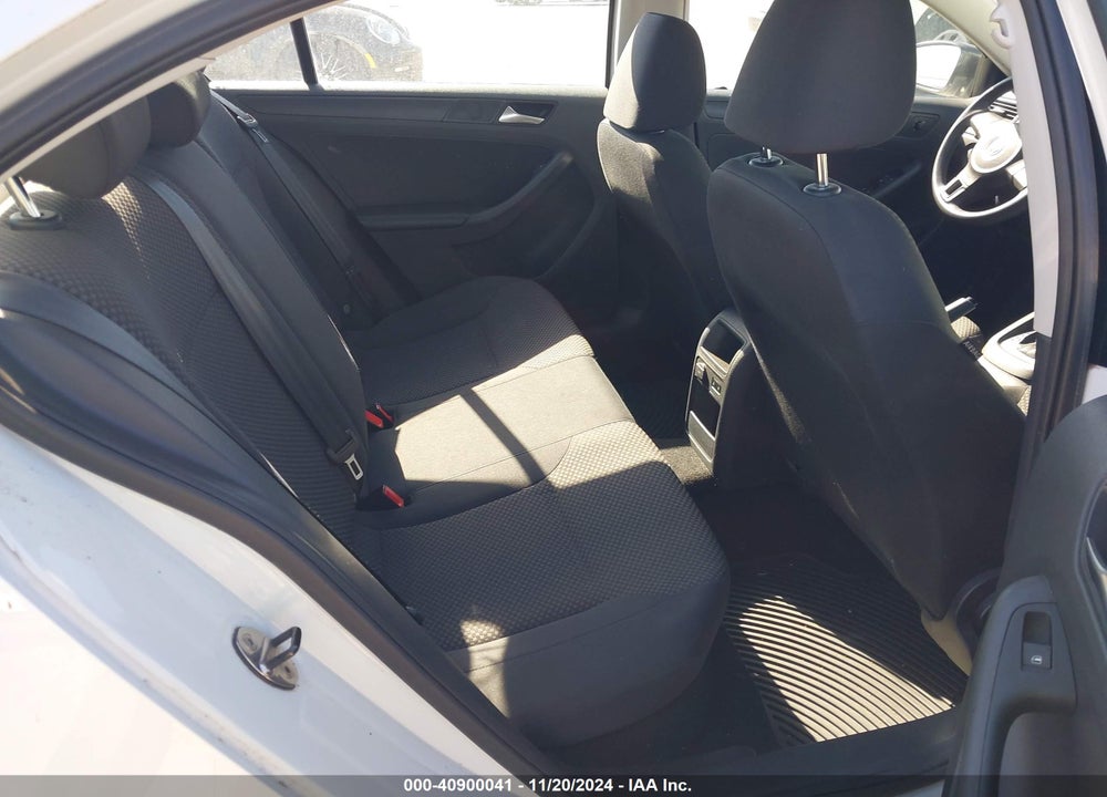 2014 VOLKSWAGEN JETTA 2.0L S VIN: 3VW2K7AJXEM333715