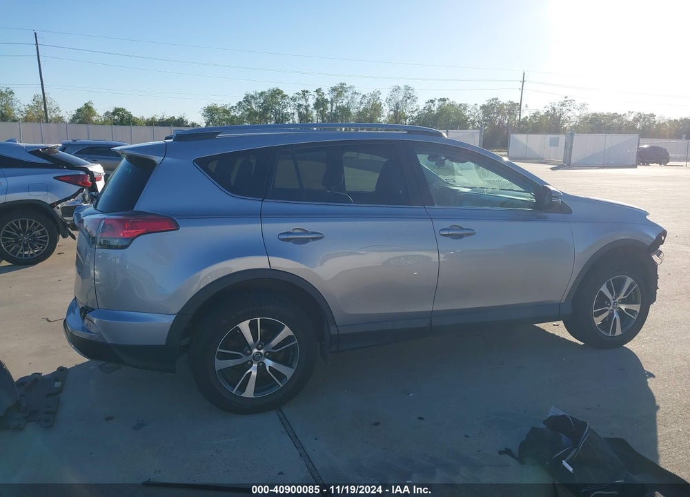 2018 TOYOTA RAV4 ADVENTURE/XLE VIN: 2T3WFREV1JW425497
