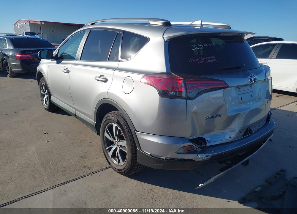 2018 TOYOTA RAV4 ADVENTURE/XLE VIN: 2T3WFREV1JW425497