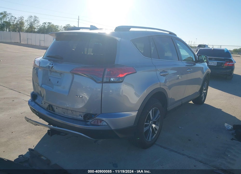 2018 TOYOTA RAV4 ADVENTURE/XLE VIN: 2T3WFREV1JW425497