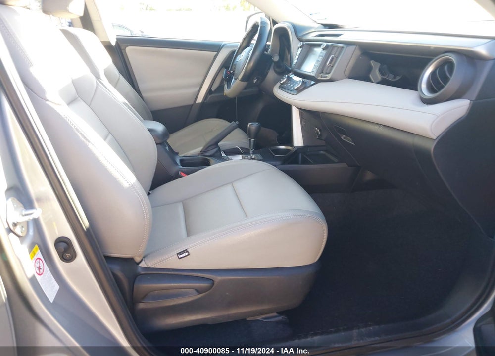 2018 TOYOTA RAV4 ADVENTURE/XLE VIN: 2T3WFREV1JW425497