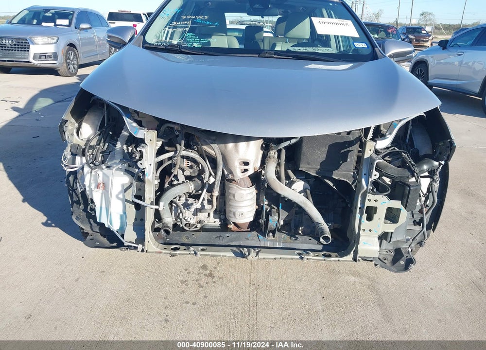2018 TOYOTA RAV4 ADVENTURE/XLE VIN: 2T3WFREV1JW425497