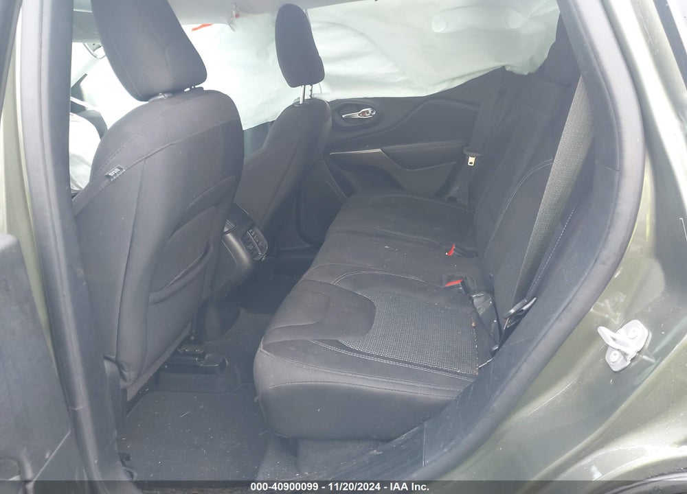2019 JEEP CHEROKEE LATITUDE FWD VIN: 1C4PJLCBXKD357708