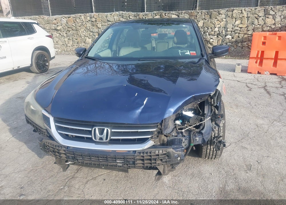 2015 HONDA ACCORD LX VIN: 1HGCR2F39FA211086