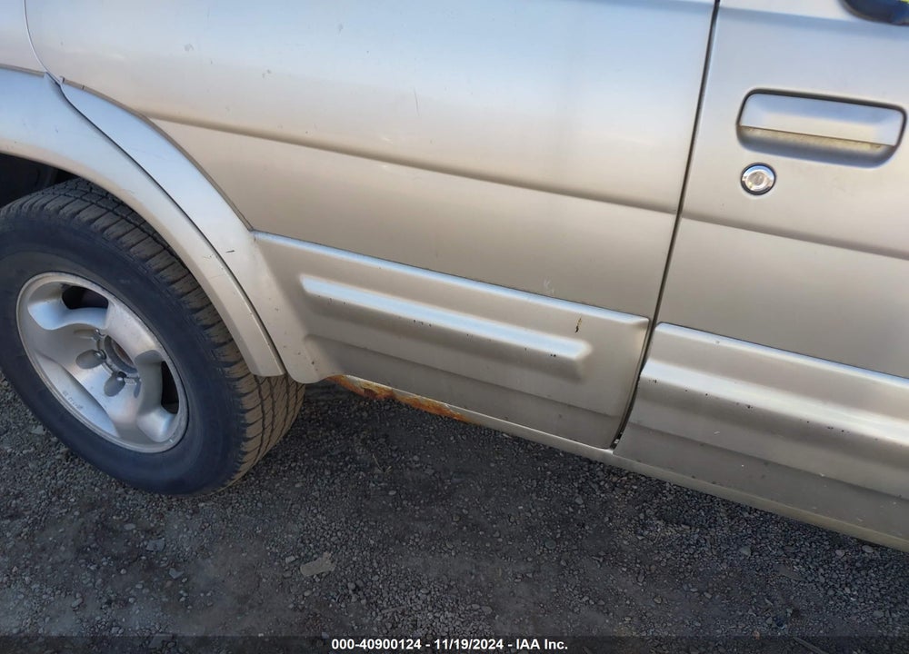 1999 INFINITI QX4 VIN: JNRAR07Y3XW062246