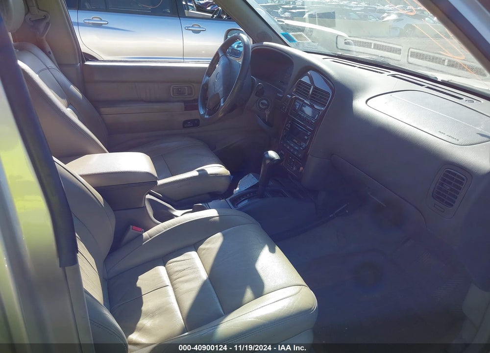 1999 INFINITI QX4 VIN: JNRAR07Y3XW062246