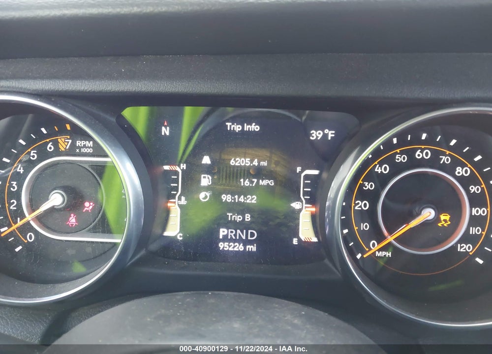 2018 JEEP WRANGLER UNLIMITED SAHARA 4X4 VIN: 1C4HJXEG3JW253245