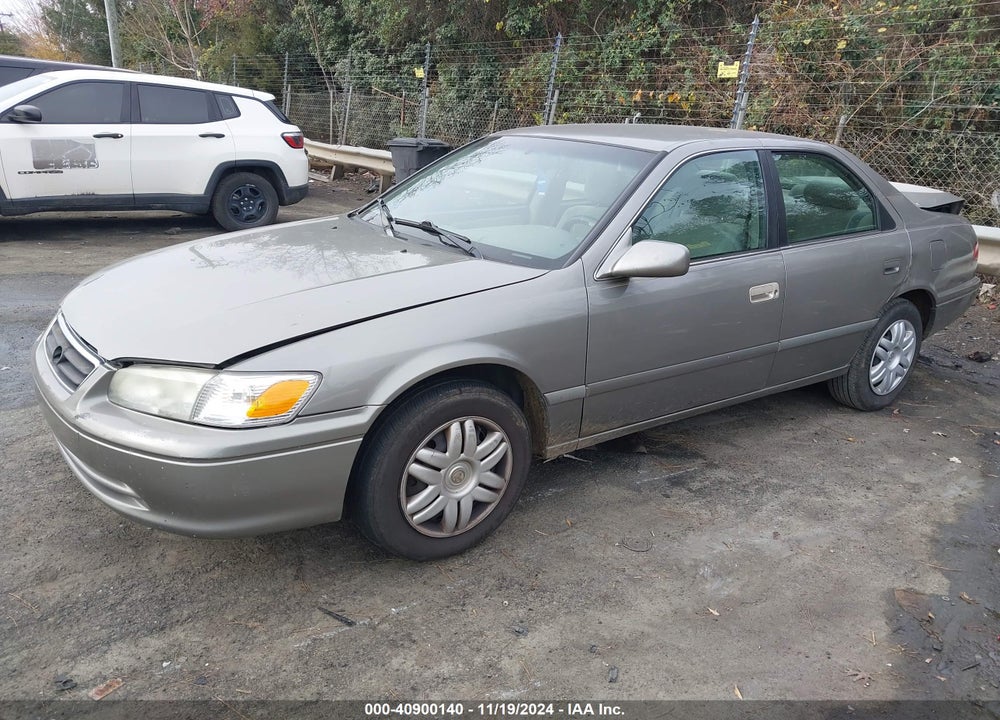 2000 TOYOTA CAMRY LE VIN: 4T1BG22K0YU658111