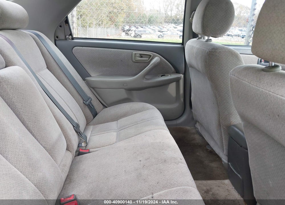 2000 TOYOTA CAMRY LE VIN: 4T1BG22K0YU658111