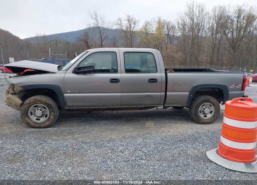 2006 CHEVROLET SILVERADO 2500HD WORK TRUCK VIN: 1GCHK23U36F261118