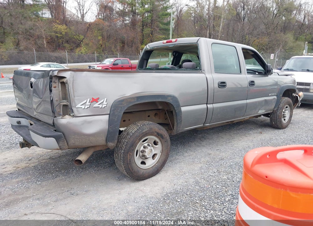 2006 CHEVROLET SILVERADO 2500HD WORK TRUCK VIN: 1GCHK23U36F261118