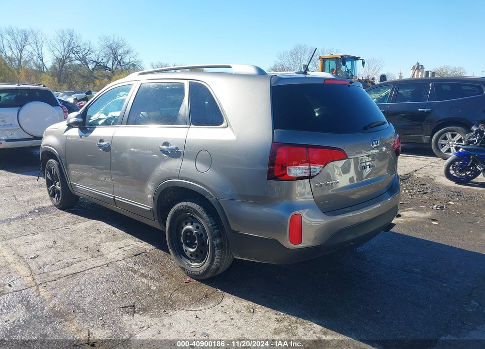 2015 KIA SORENTO LX VIN: 5XYKT3A67FG660253