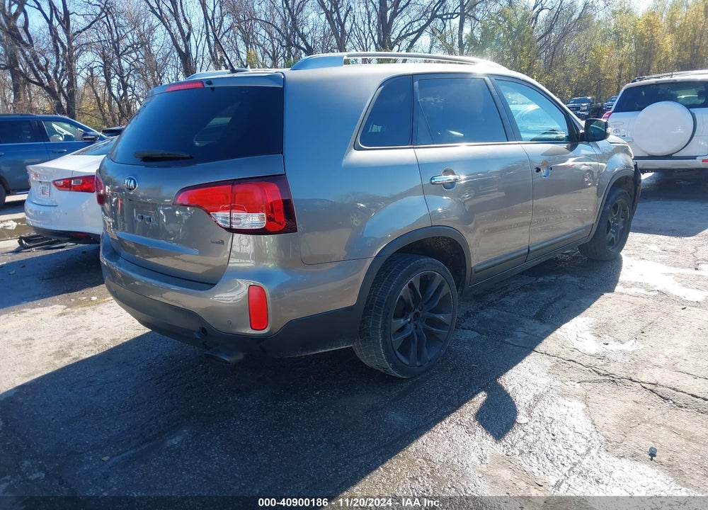 2015 KIA SORENTO LX VIN: 5XYKT3A67FG660253