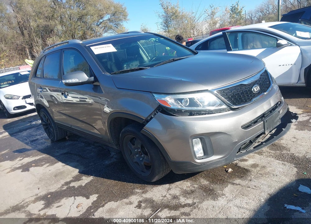 2015 KIA SORENTO LX VIN: 5XYKT3A67FG660253