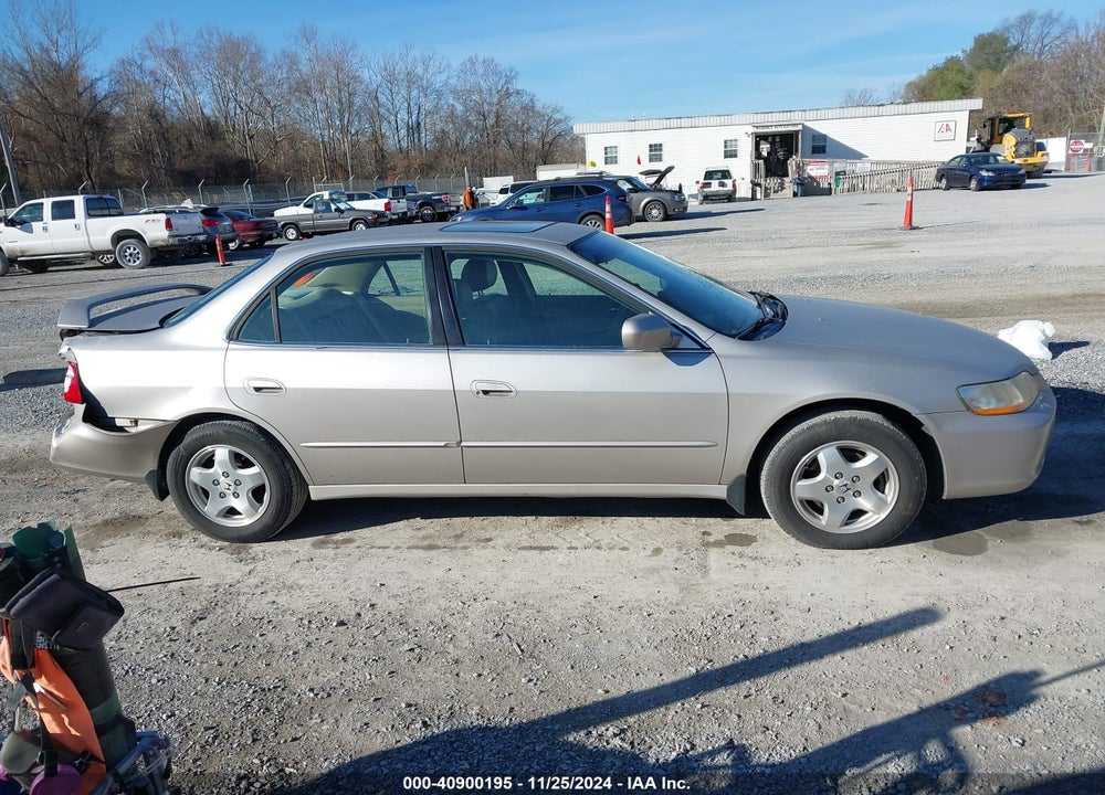 1999 HONDA ACCORD EX V6 VIN: 1HGCG1655XA015049