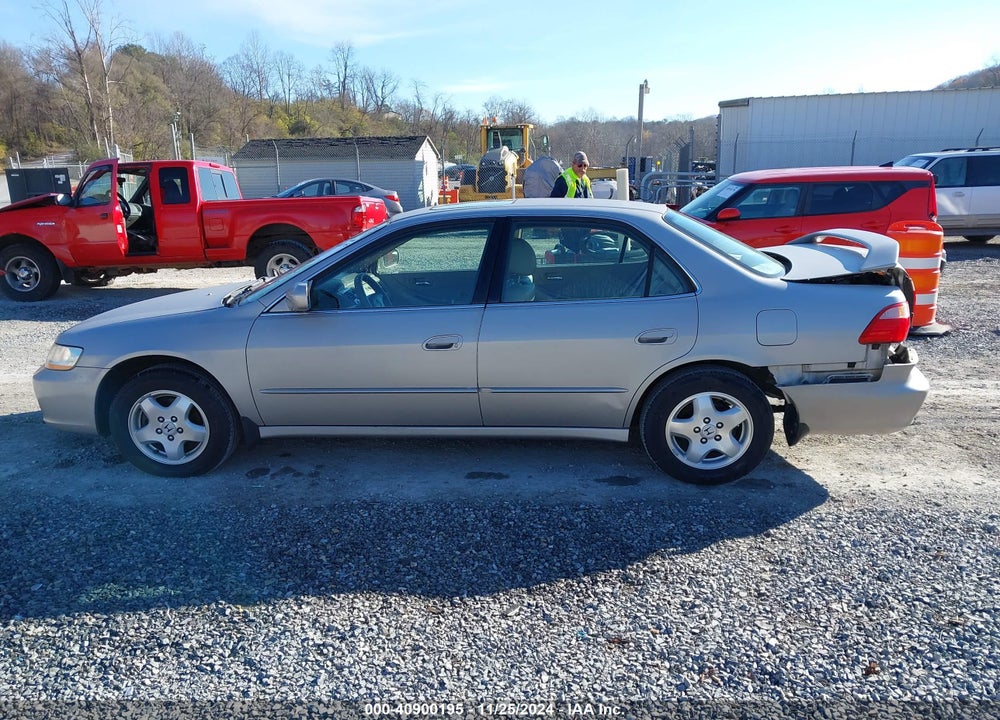1999 HONDA ACCORD EX V6 VIN: 1HGCG1655XA015049