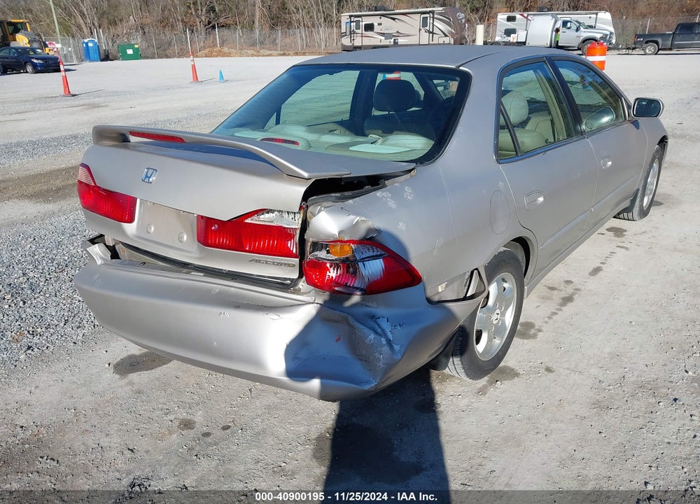 1999 HONDA ACCORD EX V6 VIN: 1HGCG1655XA015049