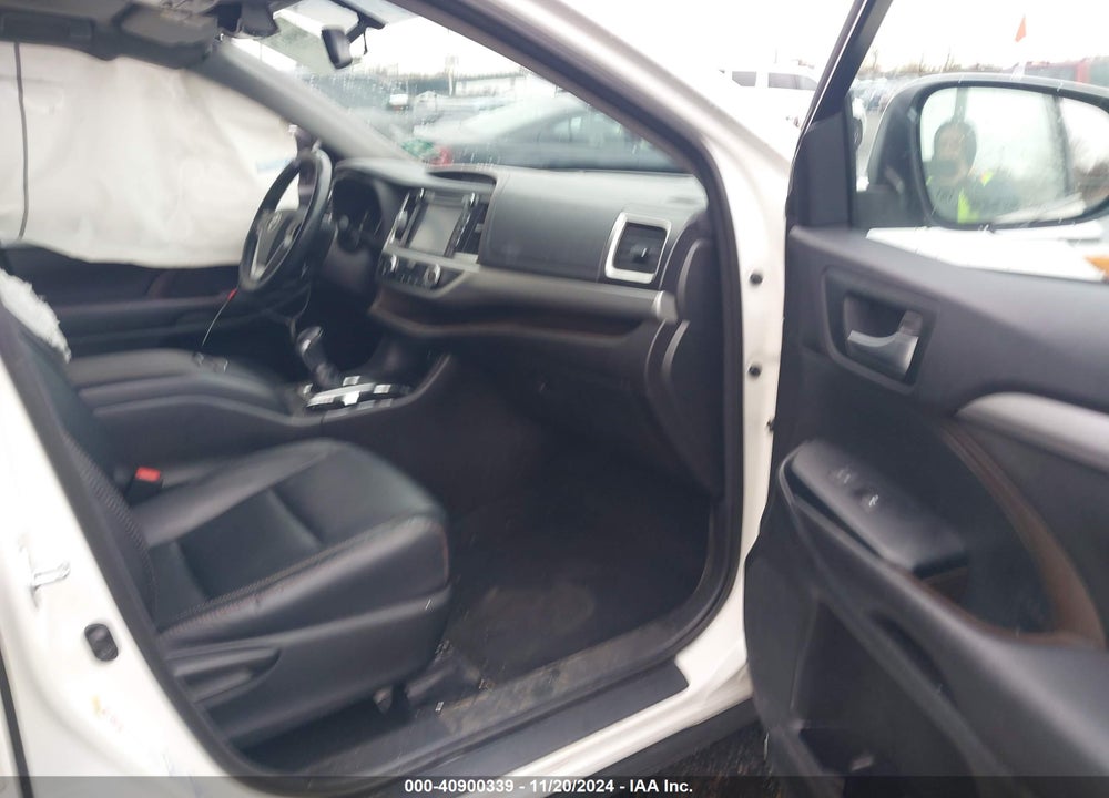 2016 TOYOTA HIGHLANDER XLE V6 VIN: 5TDJKRFH1GS319981