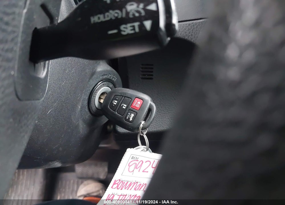 2019 TOYOTA COROLLA LE VIN: 2T1BURHE4KC215066