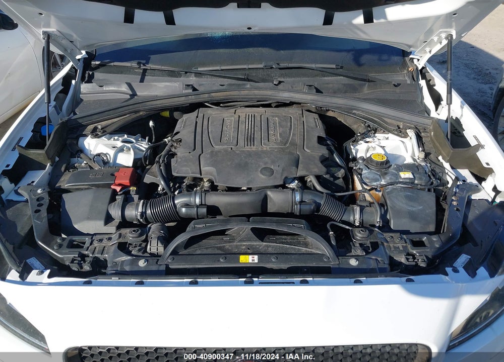 2017 JAGUAR F-PACE VIN: SADCJ2BV8HA492303